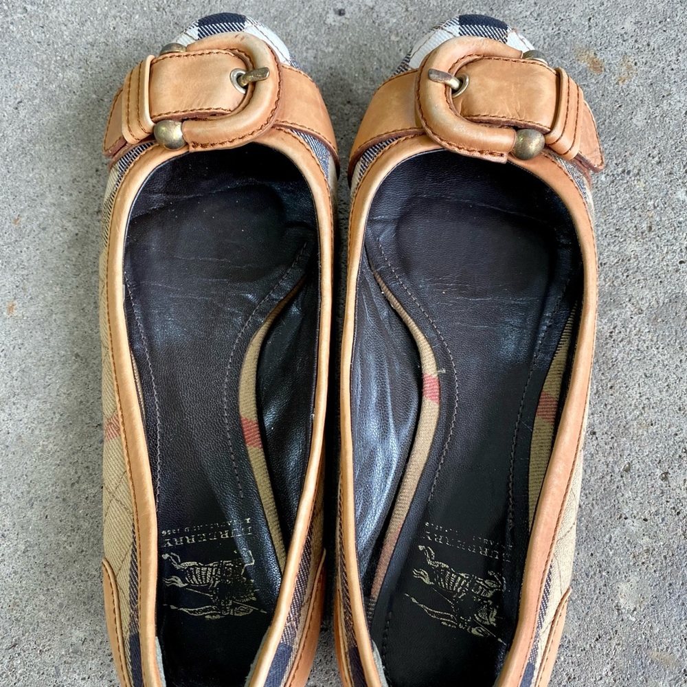 Burberry flats